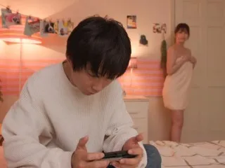 พี่สาวสุดยั่ว โฉบเฉี่ยวปั่นประสาทแฟนหนุ่มน้องสาว